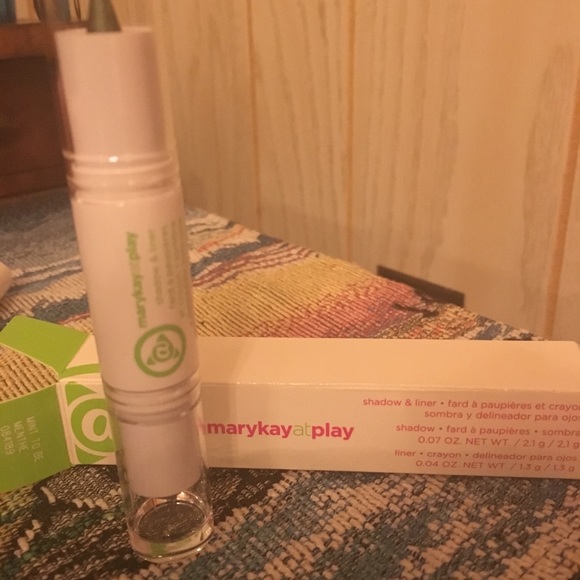 Mary Kay Other - 👩‍🎤Mary Kay eye shadow and liner pen